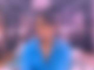Chanel MILF-webcamperformer live