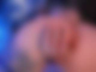 Live cam show with Vittoria-rossi - Submissive on Dolls Live