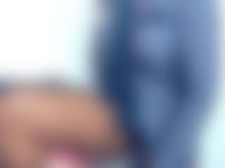 CiaraEbonyx's Live Sex Cam Show