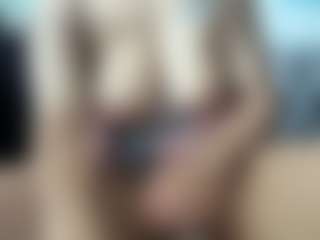 Candii Love Bae's Live Sex Cam Show