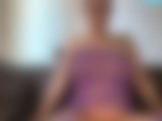 Candii Love Bae's Live Sex Cam Show