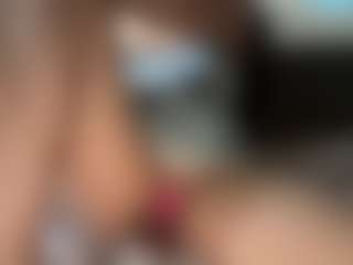Candii Love Bae's Live Sex Cam Show
