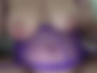 Candii Love Bae's Live Sex Cam Show
