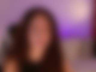 Live cam show with chloemoretix - Flashing on 1on1-livenow