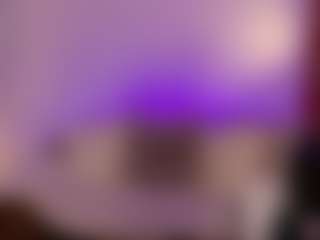 Live cam show with chloemoretix - Handjob on studioflirtlive.com