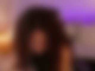 Live cam show with chloemoretix - Skinny on SpunkLive
