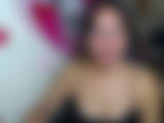 Live cam show with Miss-kendraa - MILF on hrnylive.com