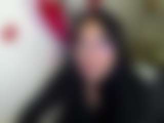 Live cam show with Miss-kendraa - Small Tits Mature on SpunkLive