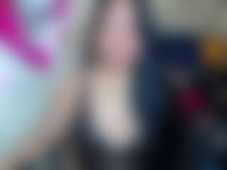 Live cam show with Miss-kendraa - Curvy MILF on slutload