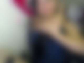 Live cam show with Miss-kendraa - Italian Mature on Livezox | colombia