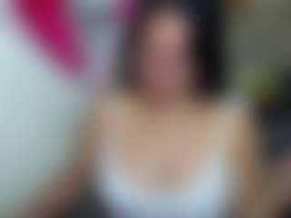Live cam show with Miss-kendraa - Mature on Camsoda