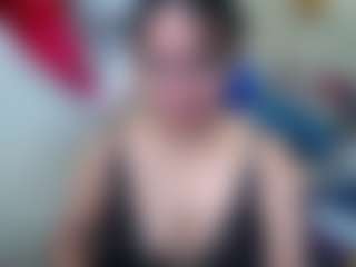 Live cam show with Miss-kendraa - Italian Mature on camgirlchat.live | colombia
