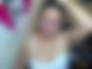Live cam show with Miss-kendraa - Sexwebcam MILF on StripNow