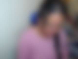 Live cam show with Miss-kendraa - Curvy MILF on Hubzter Live