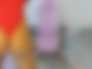 Live cam show with Sharithasm - Athletic on chickslive.net