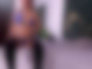 Live cam show with Sharithasm - Skinny MILF on Latina Girls