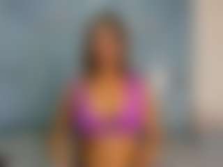 Live cam show with Sharithasm - Skinny MILF on xfollow cams