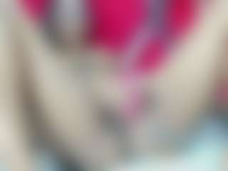 Live cam show with Sharithasm - Twerk on eurowanks.com