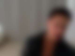 Live cam show with MasterLukas - Brown Eyes on googirlz