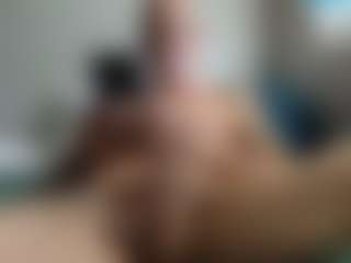 Live cam show with Goldie - Blowjob on Camsoda