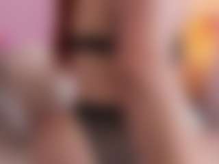Live cam show with miia-gold - Petite on livesuperchat.net