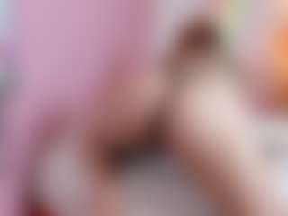Live cam show with miia-gold - Flashing on sexytreat.net