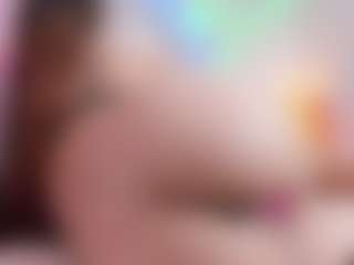 Live cam show with miia-gold - Teen (18+) on eurowanks.com