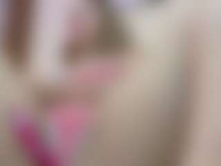 Live cam show with miia-gold - Tease Lovense on sexytreat.net