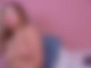 Live cam show with miia-gold - Strip on CamwithHer