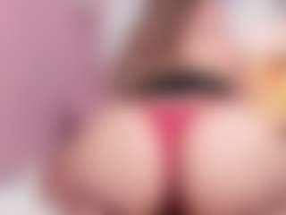 Live cam show with miia-gold - Flashing on Camsoda