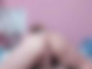 Live cam show with miia-gold - Petite Toys on Camsoda