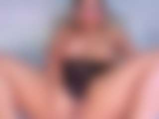 Live cam show with Tamralyn - Teen (18+) on TeamSkeetLive