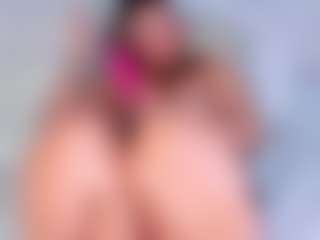 Live cam show with Tamralyn - Blowjob on sexytreat.net