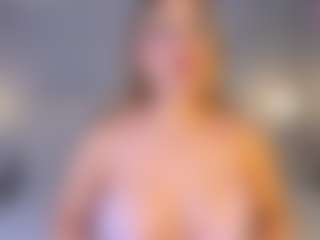 Live cam show with Tamralyn - BBW on StripNow