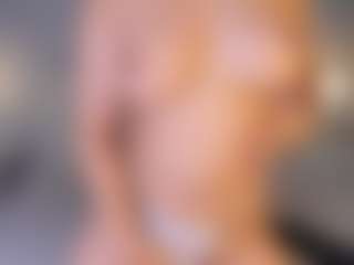 Live cam show with Tamralyn - Juguetes on galaxygirlnitro.com