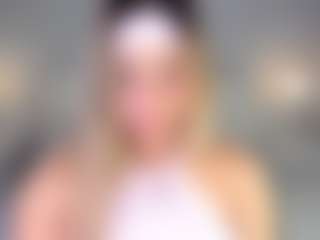 Live cam show with Tamralyn - Moaning on AdultVida.com
