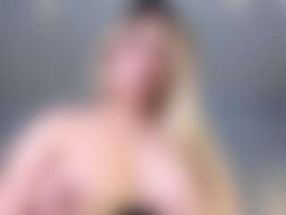 Live cam show with Tamralyn - Fingering on Chatstar