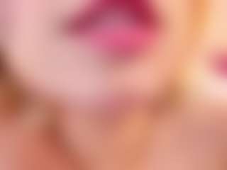 Live cam show with Tamralyn - Curvy Young Adult on StripNow