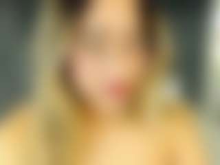 Live cam show with Tamralyn - Brown Eyes Blonde Hair on livesuperchat.net