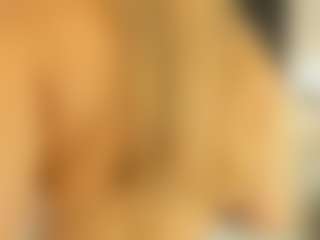 Live cam show with Tamralyn - Shaved Pussy on Camsoda
