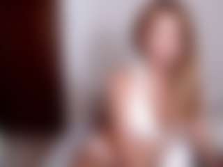 Live cam show with LadyEvolet - Oil on LiveSexCams6