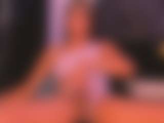 Live cam show with MadissonAbondaxCR - Smoking on Dare Cams