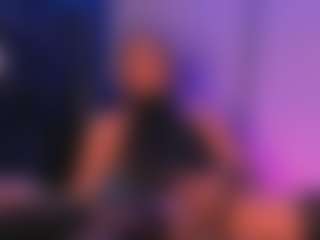 Show de cam en vivo con MadissonAbondaxCR - Smoking en Camsoda