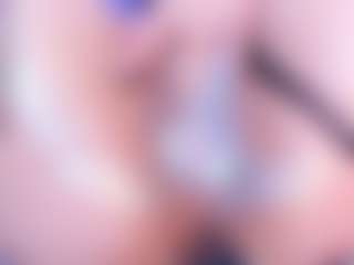 Live cam show with ArianaSaintx - Deepthroat on Camsoda