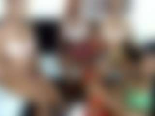 Live cam show with Barbiecharm - Petite on Instabang