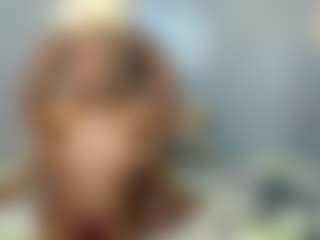 Live cam show with Barbiecharm - Oil on crypto-cams