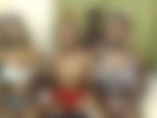 Show de câmera ao vivo com Barbiecharm - Fingering no Camsoda
