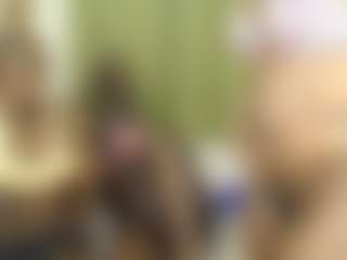 Live cam show with Barbiecharm - Twerk on SmokeAndPoke