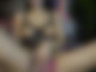 Live cam show with CarolinaPetra - Bedroom on Free Soda
