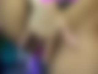 Live cam show with CarolinaPetra - Camel Toe on livesuperchat.net